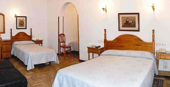 اتاق استاندارد سه نفره, Hostal Maria Cristina