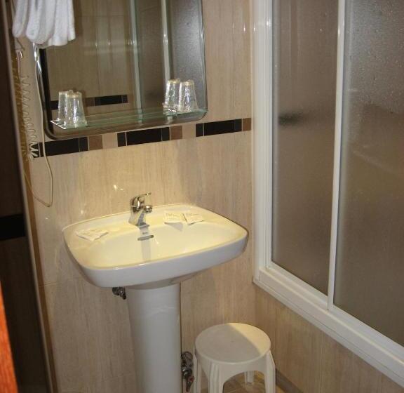 اتاق استاندارد یک نفره, Hostal Maria Cristina