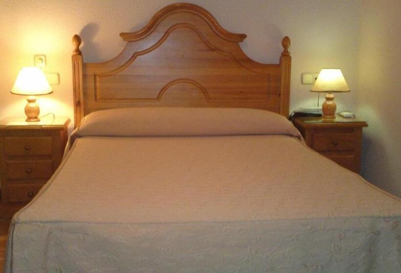 اتاق استاندارد یک نفره, Hostal Maria Cristina
