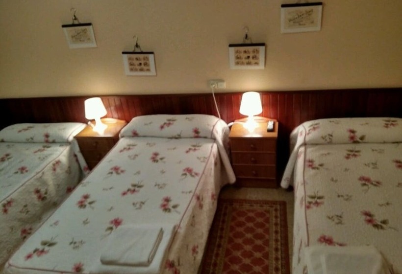 اتاق استاندارد سه نفره, Hostal Mayo