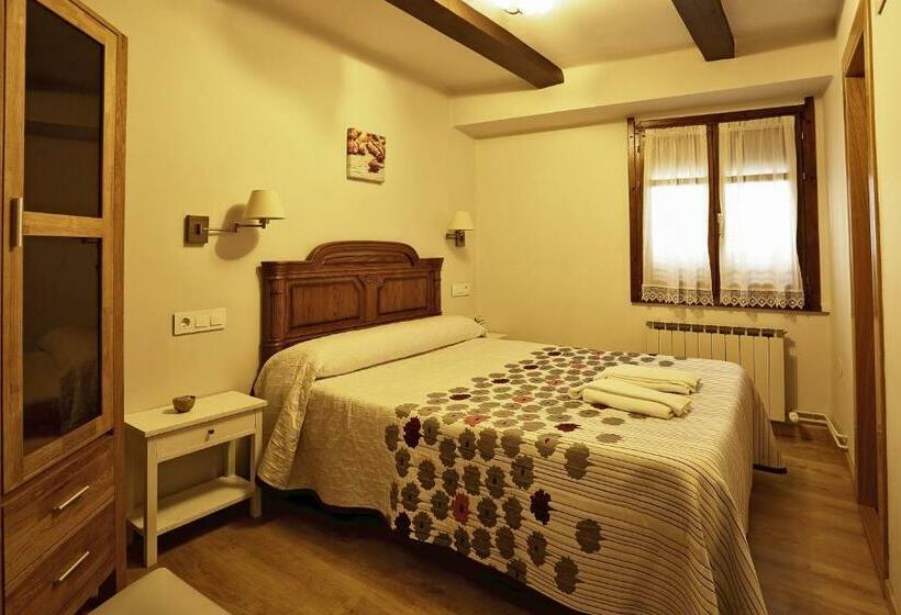 اتاق استاندارد یک نفره, Hostal Orialde