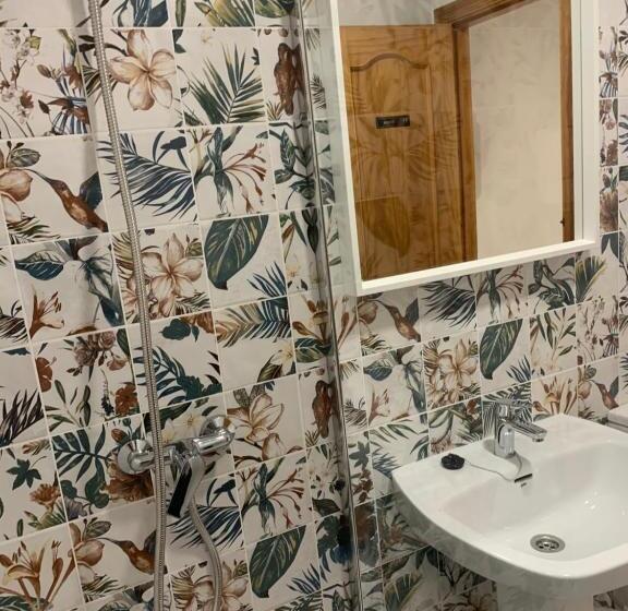 اتاق استاندارد با سرویس بهداشتی مشترک, Hostal Sango Sierra De Las Nieves