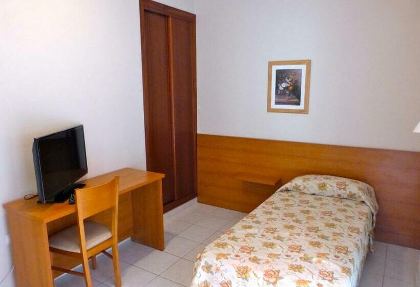 Standard Single Room, Tamasite