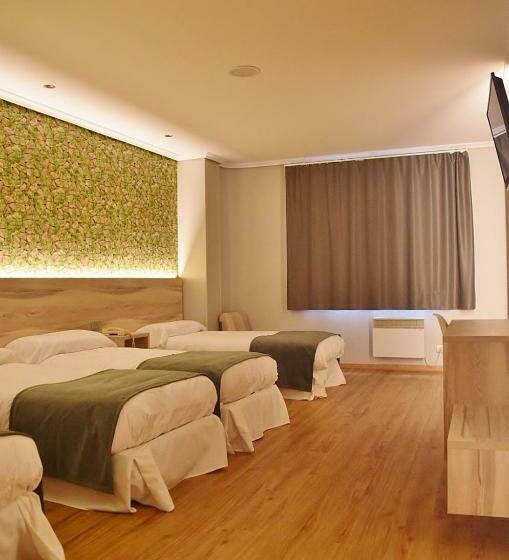 اتاق استاندارد چهار تخته, Hospedium Hotel La Marina Costa Da Morte