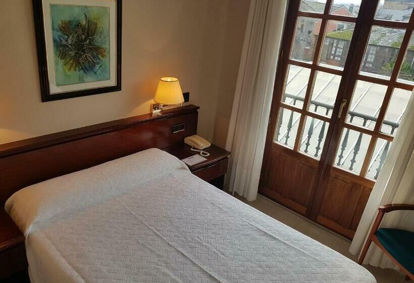 Standard Single Room with Balcony, Hostal Santa Maria