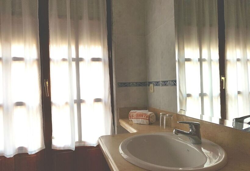 اتاق استاندارد یک نفره, Hostal Santa Maria