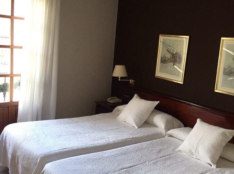 اتاق استاندارد, Hostal Santa Maria