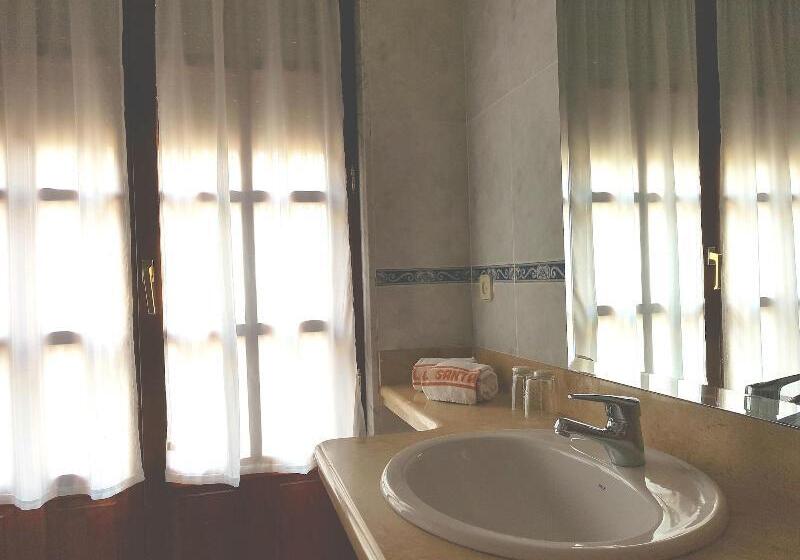 اتاق استاندارد یک نفره, Hostal Santa Maria