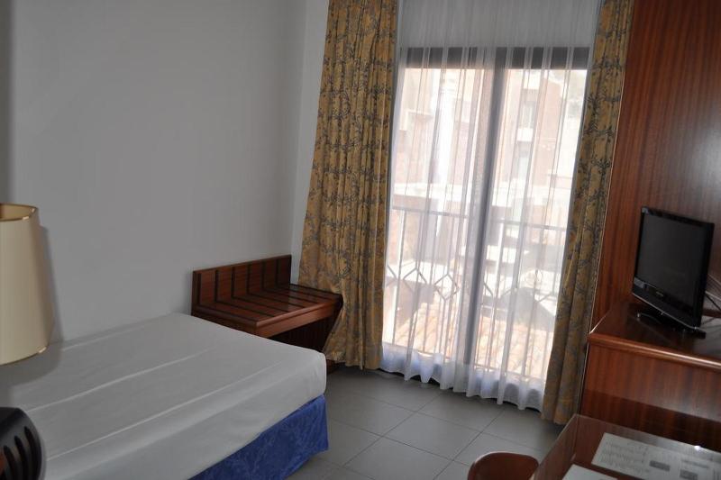 اتاق استاندارد یک نفره, Hostal Vila Del Mar