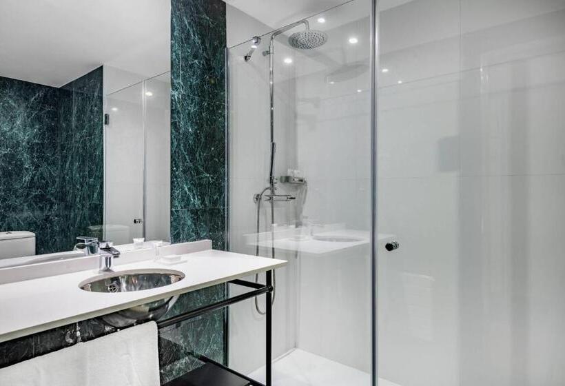 اتاق سوپریور با تخت بزرگ, Ac Hotel Avenida De América By Marriott