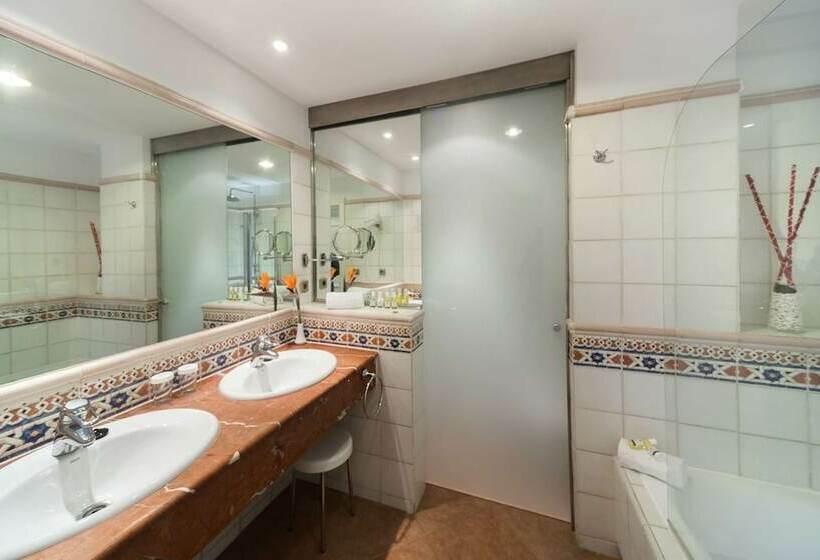 豪华房间带漩涡浴缸, Barcelo Corralejo Bay  Adults Only