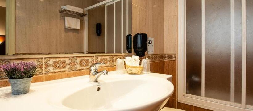 اتاق استاندارد یک نفره, El Acebo