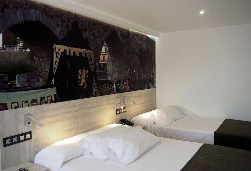 اتاق استاندارد سه نفره, Hostal Don Suero De Quiñones