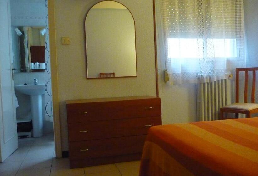 اتاق استاندارد, Hostal El Centro