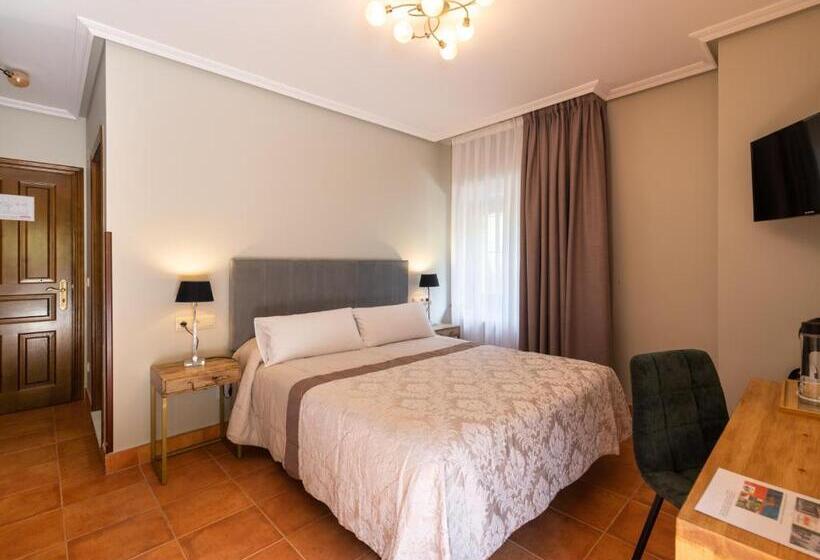 اتاق استاندارد, Logis Hotel Restaurante La Casa De Juansabeli
