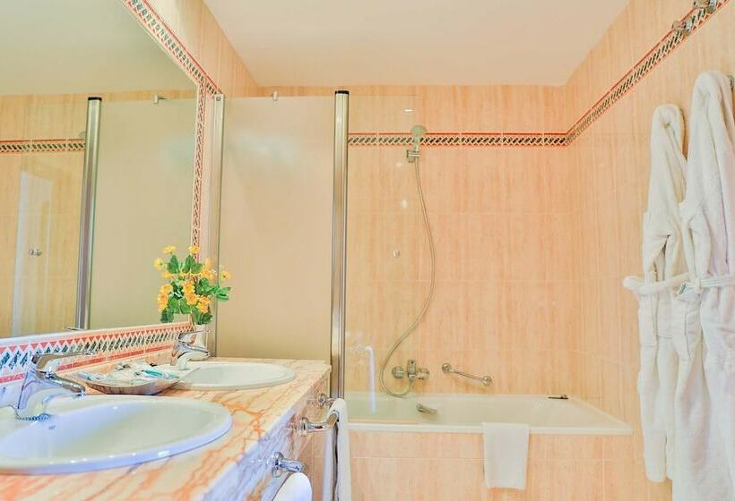 Quarto Triplo Standart, Velada Merida