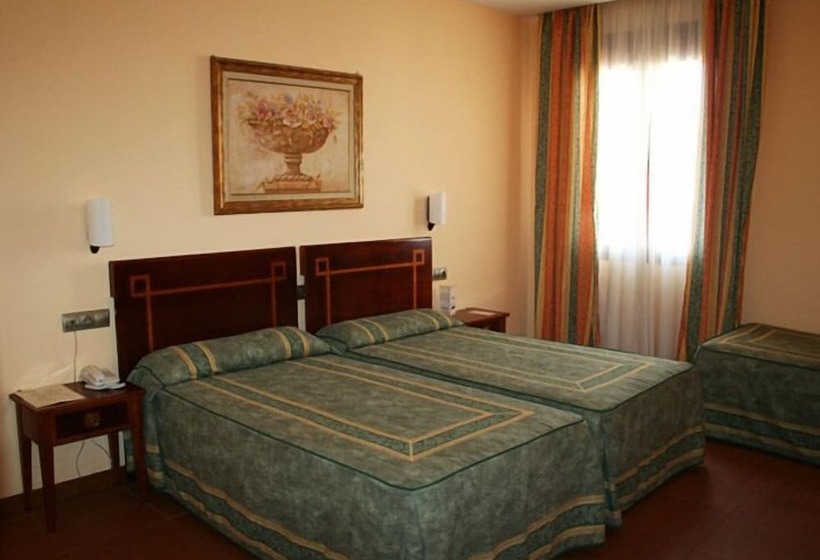 اتاق استاندارد سه نفره, Mm Antequera