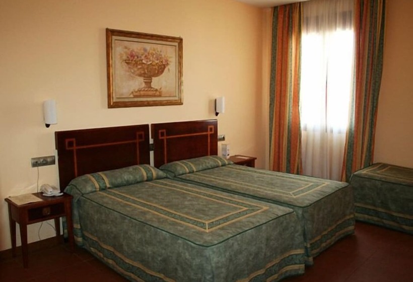 Standard Triple Room, Mm Antequera