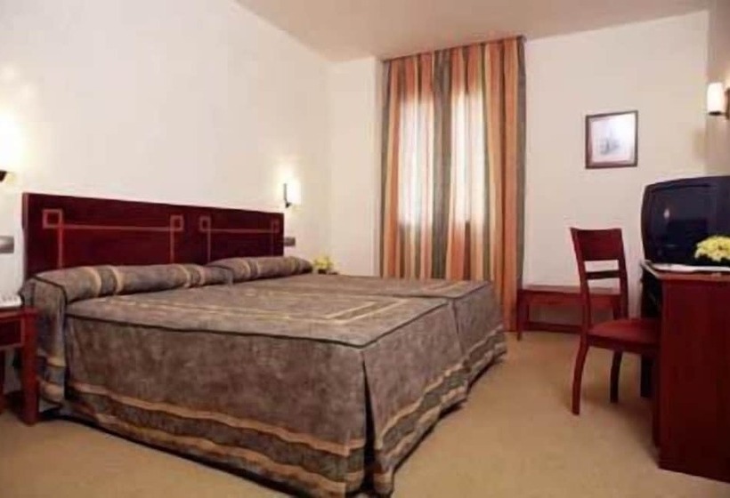 اتاق استاندارد سه نفره, Mm Antequera