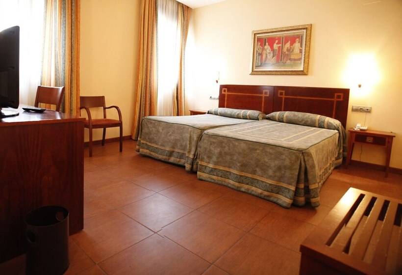اتاق استاندارد سه نفره, Mm Antequera