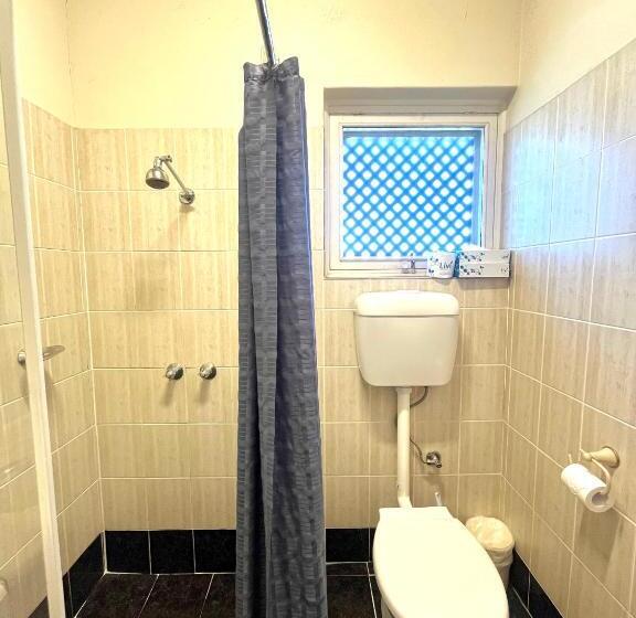 اتاق اکونومی, Elkira Court Motel