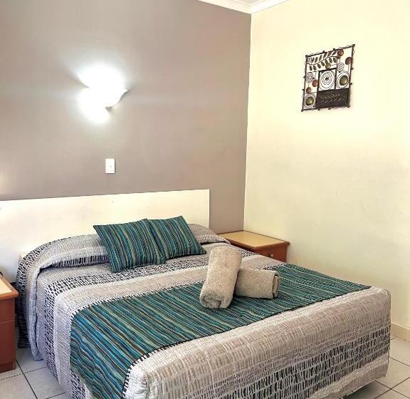 اتاق اکونومی, Elkira Court Motel
