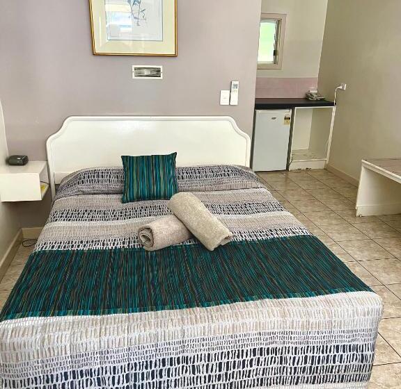 اتاق استاندارد, Elkira Court Motel
