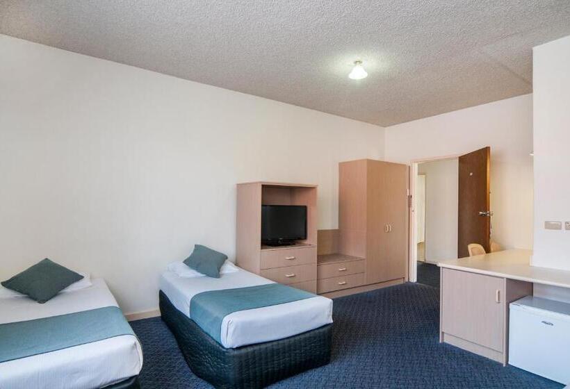 اتاق خانوادگی, Comfort Inn Regal Park