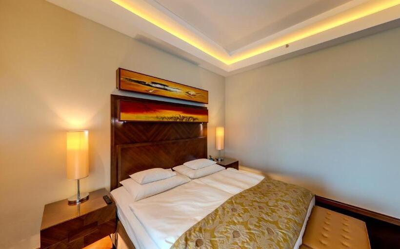 سوییت جونیور سوپریور, Falkensteiner Schlosshotel Velden – The Leading Hotels Of The World