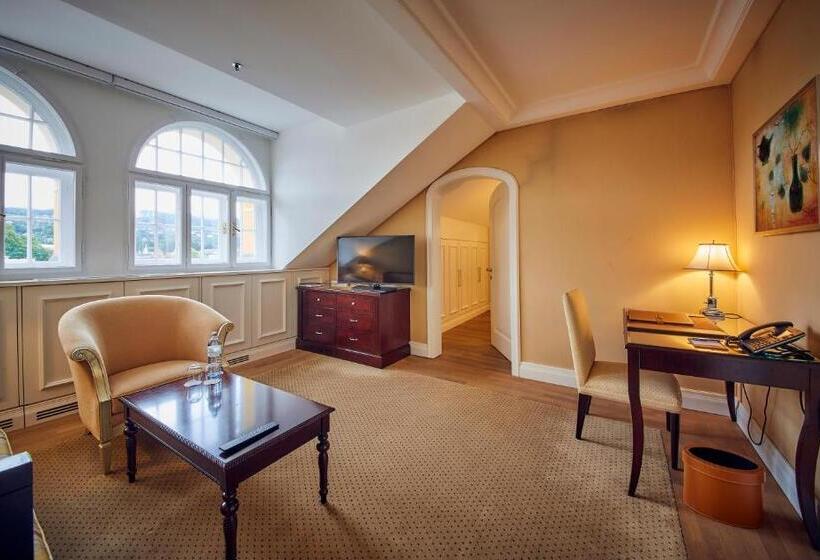 سوییت, Falkensteiner Schlosshotel Velden – The Leading Hotels Of The World