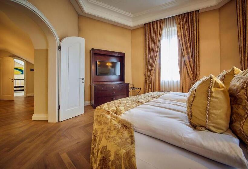 سوییت, Falkensteiner Schlosshotel Velden – The Leading Hotels Of The World