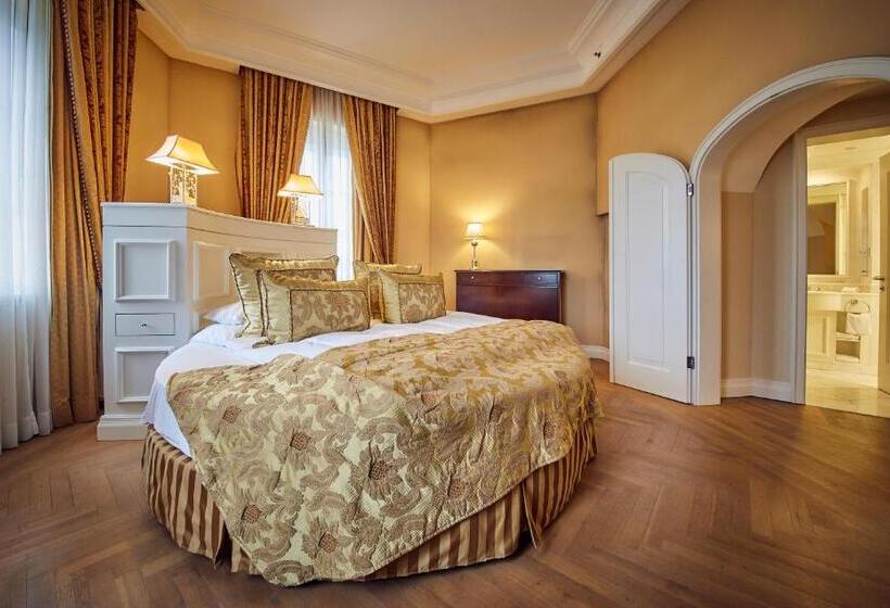 سوییت, Falkensteiner Schlosshotel Velden – The Leading Hotels Of The World