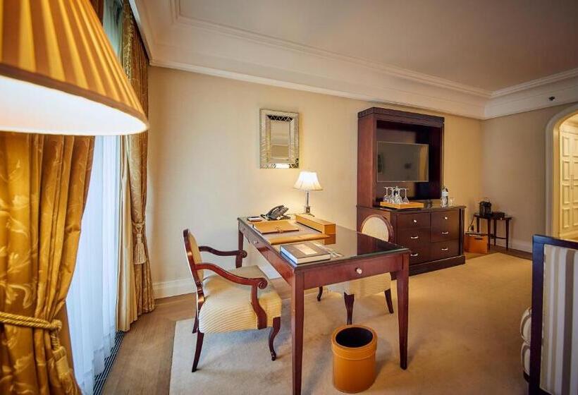 اتاق سوپریور, Falkensteiner Schlosshotel Velden – The Leading Hotels Of The World