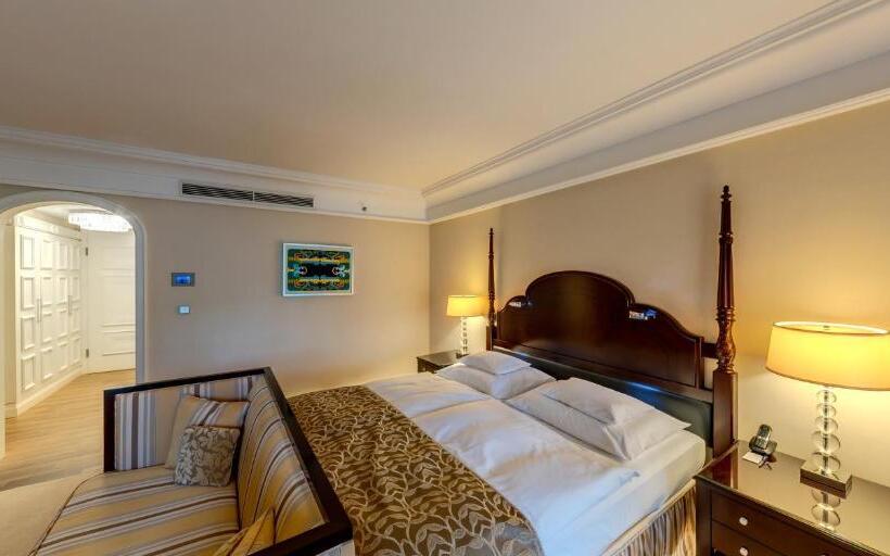 اتاق سوپریور, Falkensteiner Schlosshotel Velden – The Leading Hotels Of The World