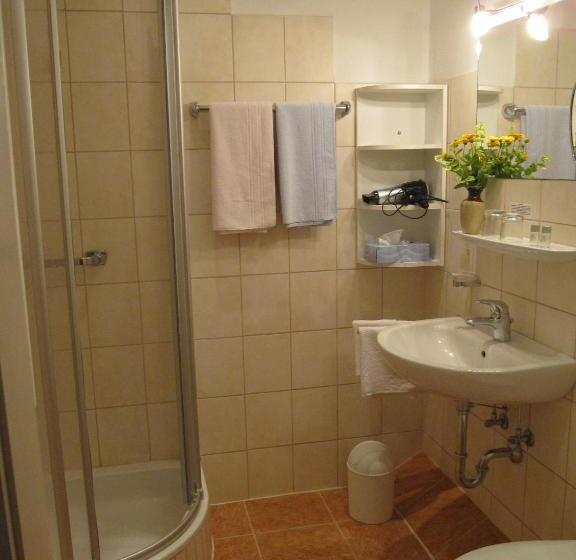 اتاق استاندارد با بالکن, Kur  Und Gästehaus Villa Anna