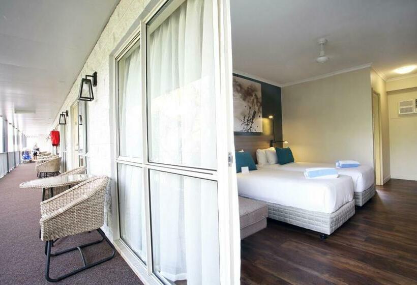 اتاق لوکس با چشم‌انداز باغ, Mantra Club Croc