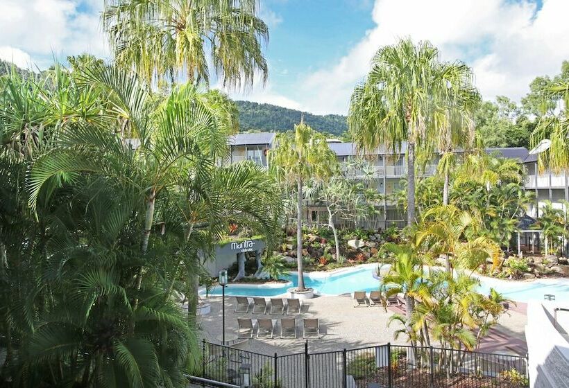 Deluxe Room Pool View, Mantra Club Croc Airlie Beach