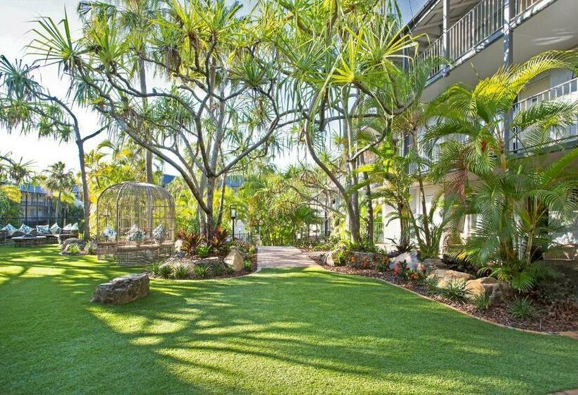 Family Room Garden View, Mantra Club Croc Airlie Beach