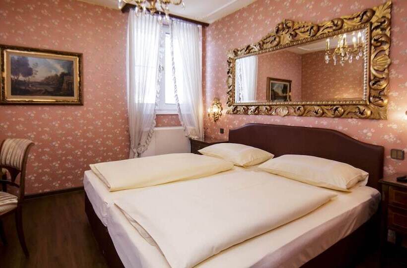 Standard Room, Palais Porcia