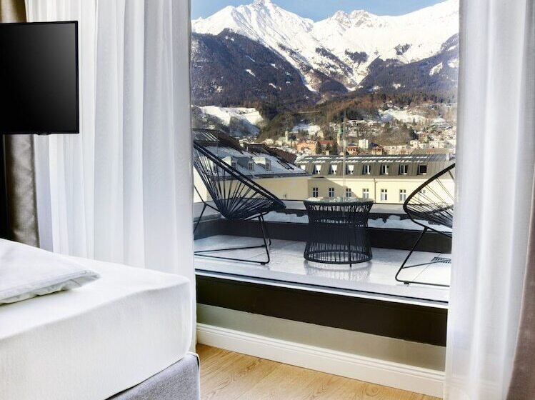اتاق استاندارد با چشم‌انداز کوهستان, Stage 12 Hotel By Penz