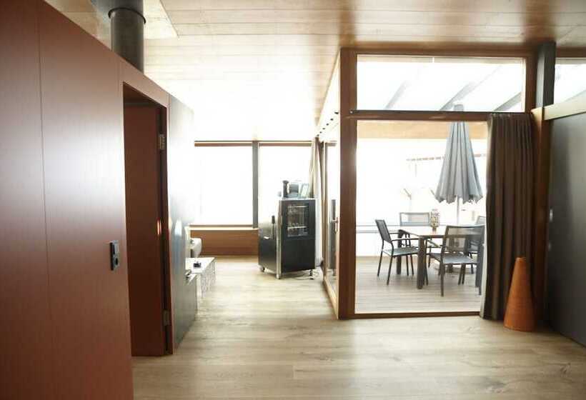 سوییت لوکس, Walliserhof
