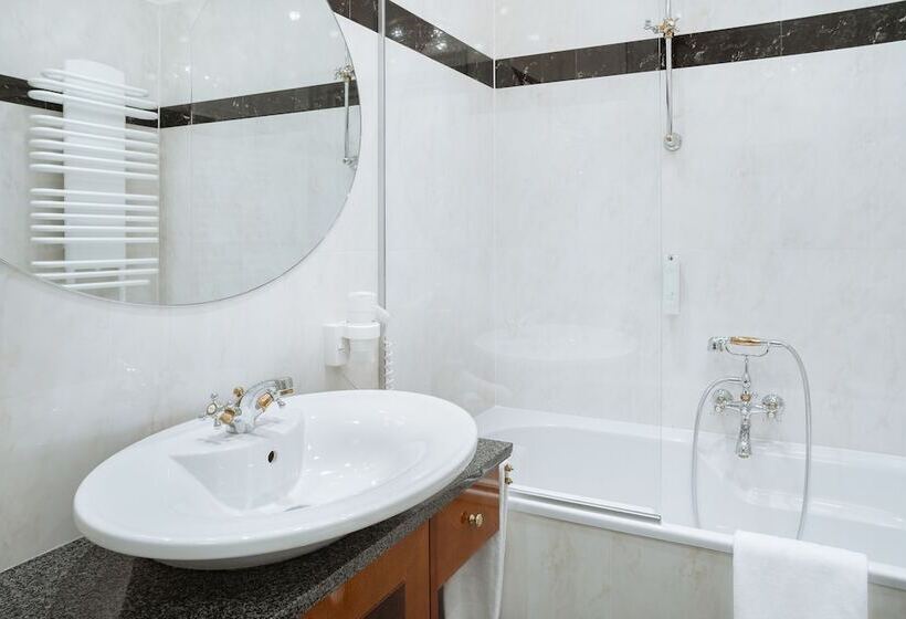 سوییت جونیور, Imlauer Hotel Schloss Pichlarn