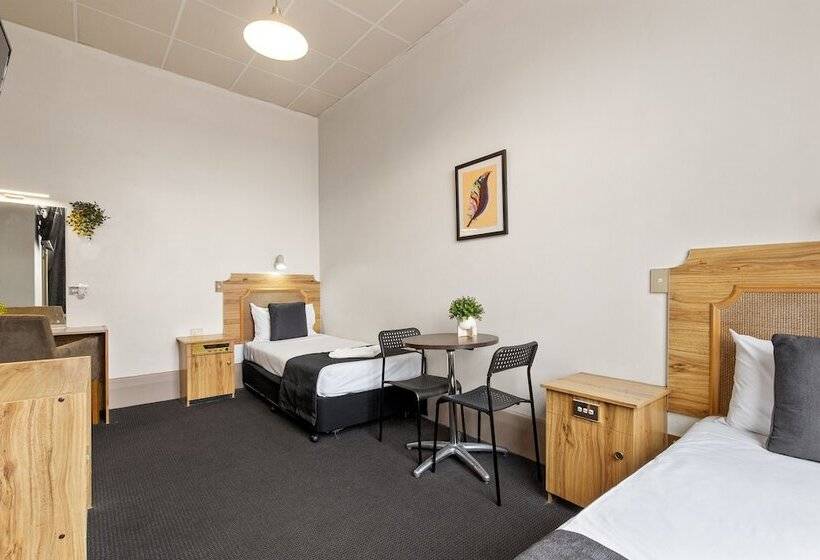 Standard Room, Adelaide Paringa