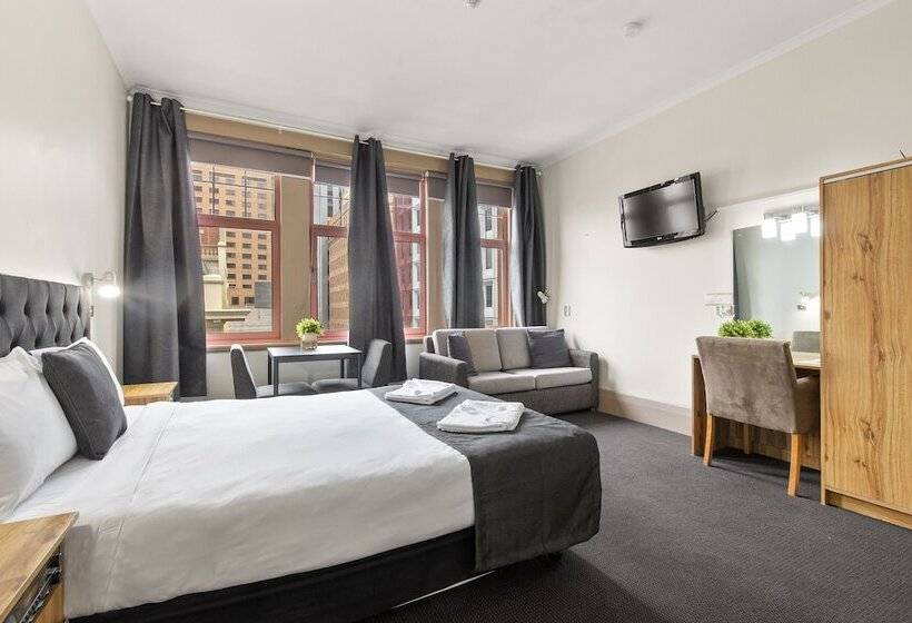 Deluxe Room, Adelaide Paringa