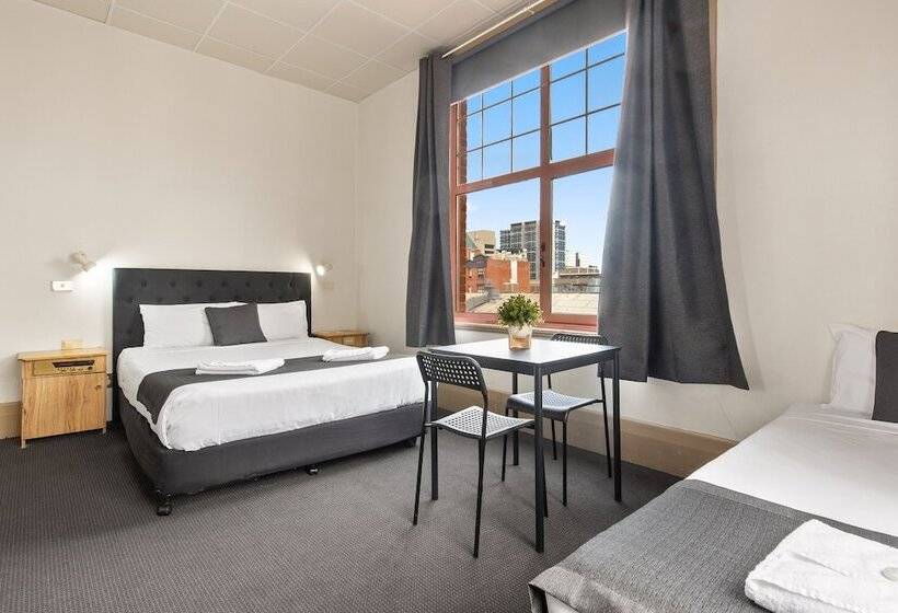 Deluxe Room, Adelaide Paringa