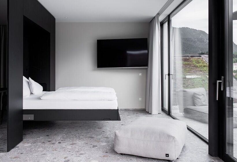 سوییت سوپریور, Stadthotel Goldenes Schiff