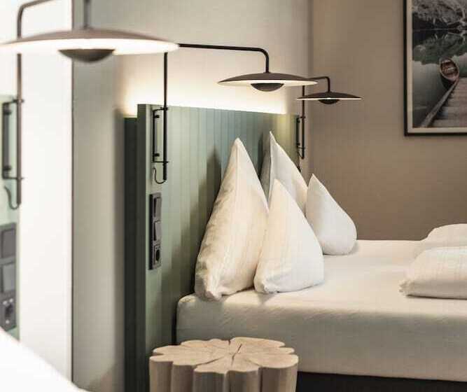 سوییت سوپریور, Stadthotel Goldenes Schiff