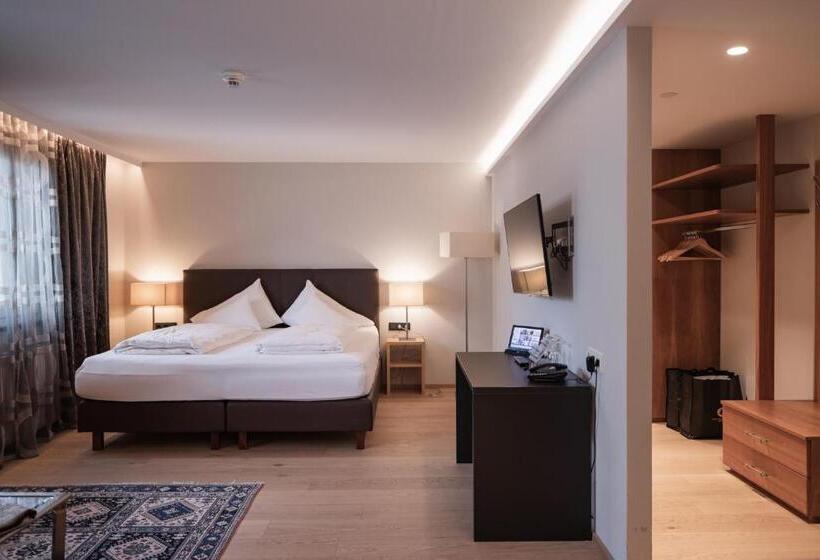 اتاق خانوادگی, Stadthotel Goldenes Schiff