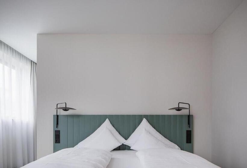 اتاق استاندارد با چشم‌انداز کوهستان, Stadthotel Goldenes Schiff