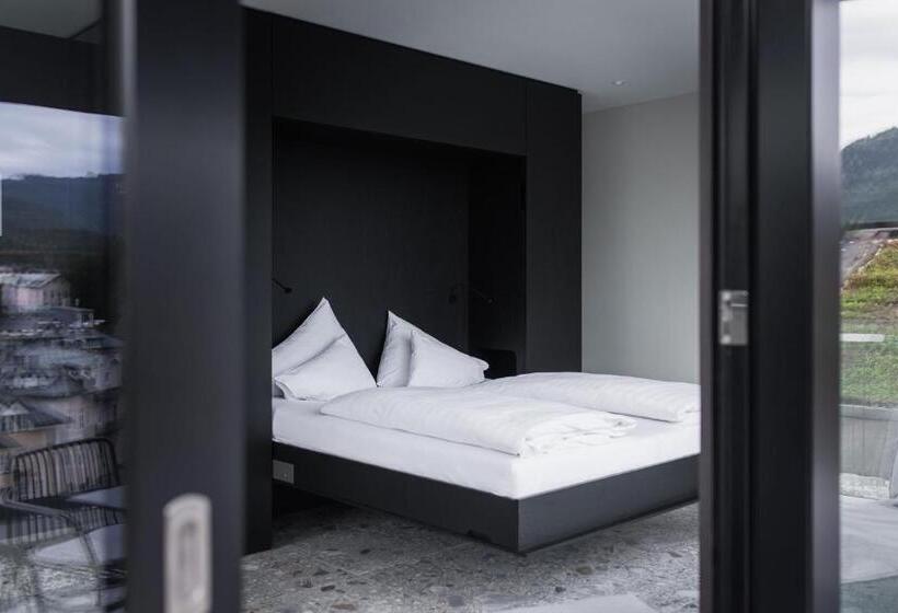 سوییت سوپریور, Stadthotel Goldenes Schiff